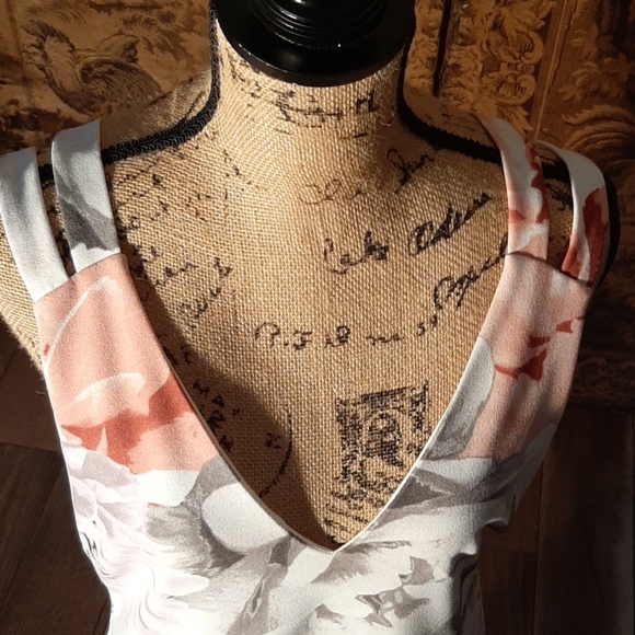 Rebecca's B NEW Floral Midi 16 - Picture 2 of 5